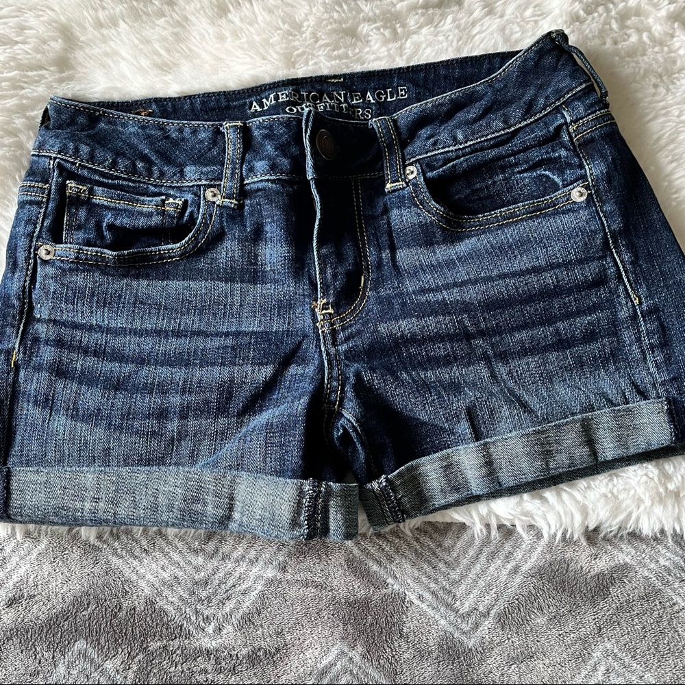 American Eagle Cuffed Hem Dark Wash Denim Stretch Shorts Size 4